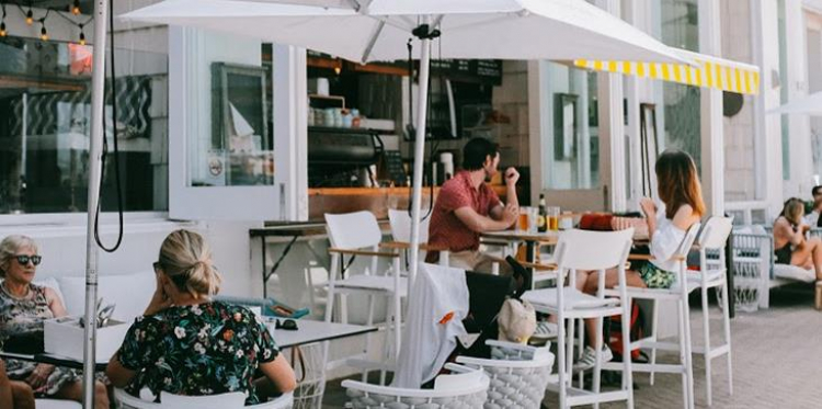 ¿Es seguro regresar a los restaurantes en plena pandemia de Covid-19?
