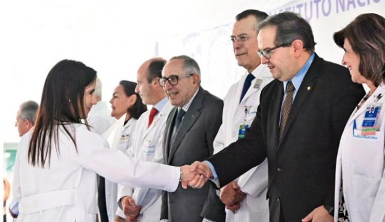 México necesita más médicas y médicos altamente calificados: Lomelí Vanegas