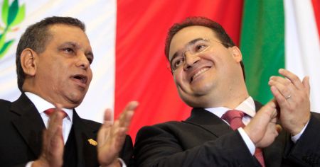 El ex gobernador Fidel Herrera, actual embajador de México en Barcelona, junto con Javier Duarte, ex gobernador de Veracruz buscado por la Procuraduría General de la República