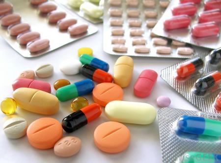 El consumo excesivo de antibióticos contribuye al desarrollo de rinitis alérgica o asma bronquial 
