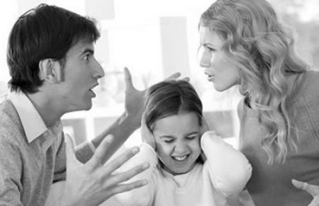 ¿Cómo afecta a los niños el divorcio violento de sus papás?