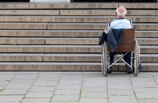 La forma en que se construyen las ciudades hace invisibles a las personas con discapacidad