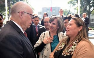 Narro entrega Premio Nacional de Acción Voluntaria y Solidaria en su décima edición
