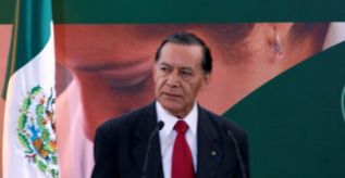 Reconocen destacada trayectoria científica de René Asomoza Palacio